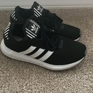 Adidas Swift Run size 7